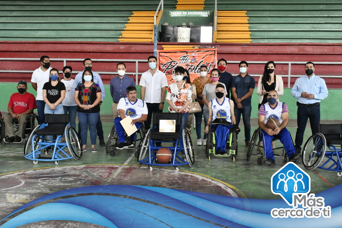 Entregan sillas de ruedas activas y adaptadas para básquetbol