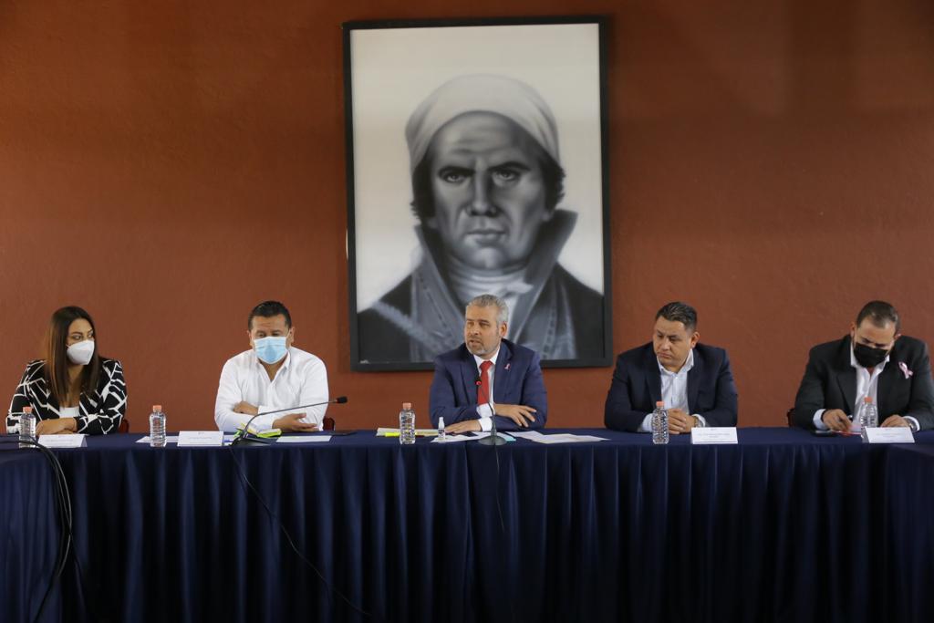 Bedolla acuerda con ediles perredistas trabajar en coordinación por Michoacán