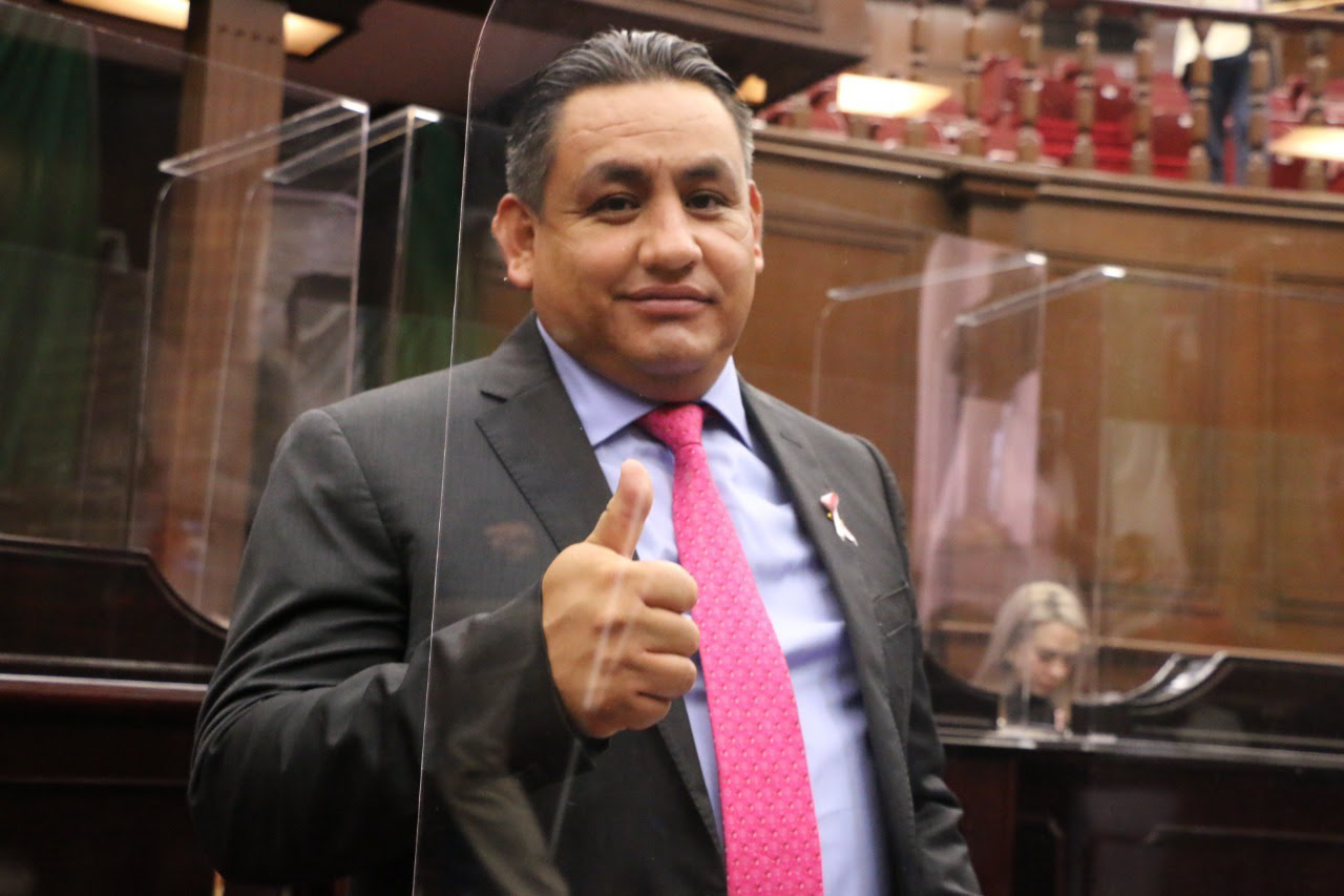 Congreso aporta para que Michoacán salga adelante: Víctor Manríquez
